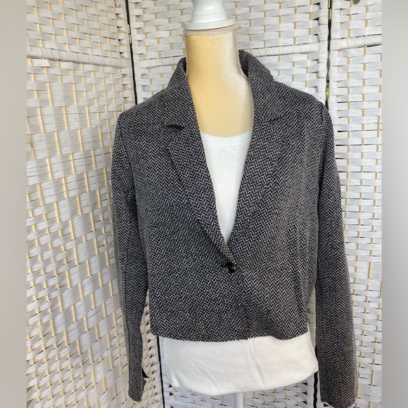 NWT Hem & Thread Chevron Jacquard Textured Crop Blazer flattering 1 button close - Picture 3 of 11